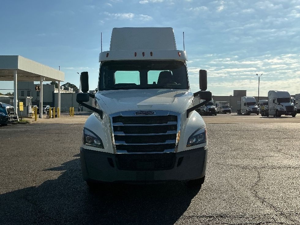 Day Cab Tractor-Heavy Duty Tractors-Freightliner-2019-T12664ST-Olive Branch-MS-590,524\n\t\tmiles-$ 31,750 - Image 2