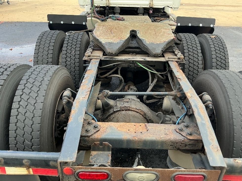 Day Cab Tractor-Heavy Duty Tractors-Freightliner-2019-T12664ST-Olive Branch-MS-590,524\n\t\tmiles-$ 31,750 - Image 6