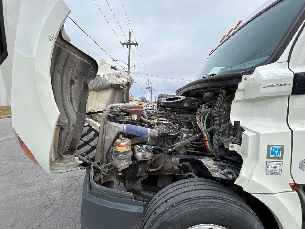 Day Cab Tractor-Heavy Duty Tractors-Freightliner-2019-T12664ST-Omaha-NE-351,419\n\t\tmiles-$ 48,500 - Image 16