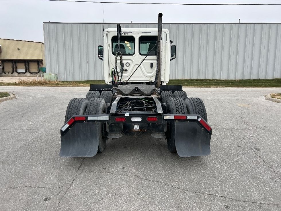 Day Cab Tractor-Heavy Duty Tractors-Freightliner-2019-T12664ST-Omaha-NE-385,144\n\t\tmiles-$ 47,750 - Image 6