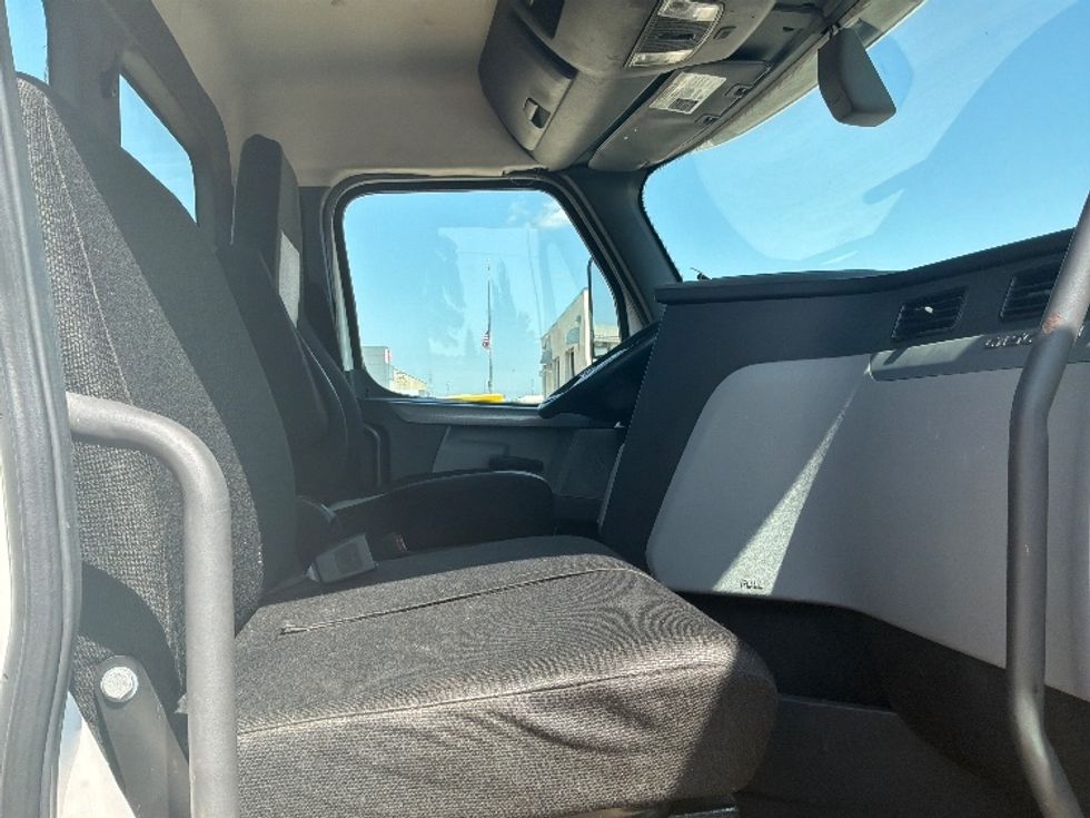 Day Cab Tractor-Heavy Duty Tractors-Freightliner-2019-T12664ST-Omaha-NE-705,974\n\t\tmiles-$ 21,500 - Image 14