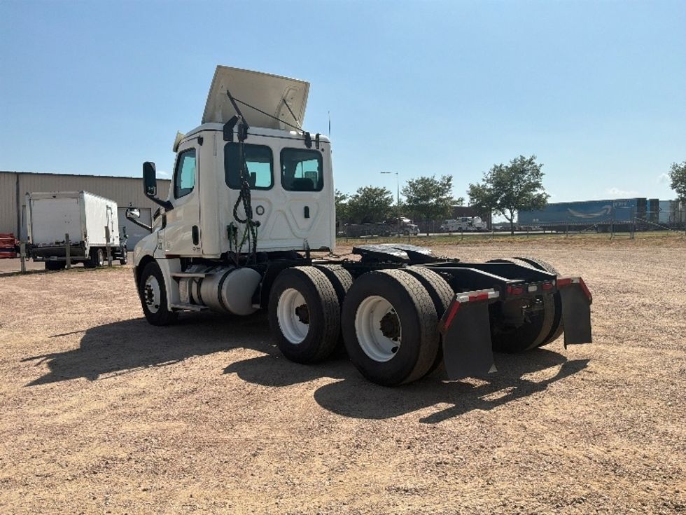 Day Cab Tractor-Heavy Duty Tractors-Freightliner-2019-T12664ST-Omaha-NE-705,974\n\t\tmiles-$ 21,500 - Image 5