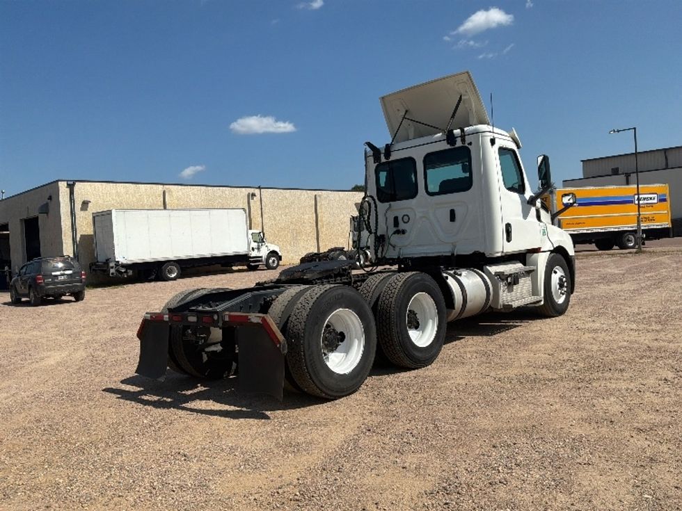 Day Cab Tractor-Heavy Duty Tractors-Freightliner-2019-T12664ST-Omaha-NE-705,974\n\t\tmiles-$ 21,500 - Image 7