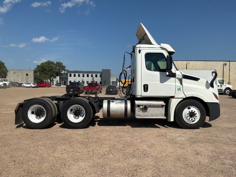 Day Cab Tractor-Heavy Duty Tractors-Freightliner-2019-T12664ST-Omaha-NE-705,974\n\t\tmiles-$ 21,500 - Image 8