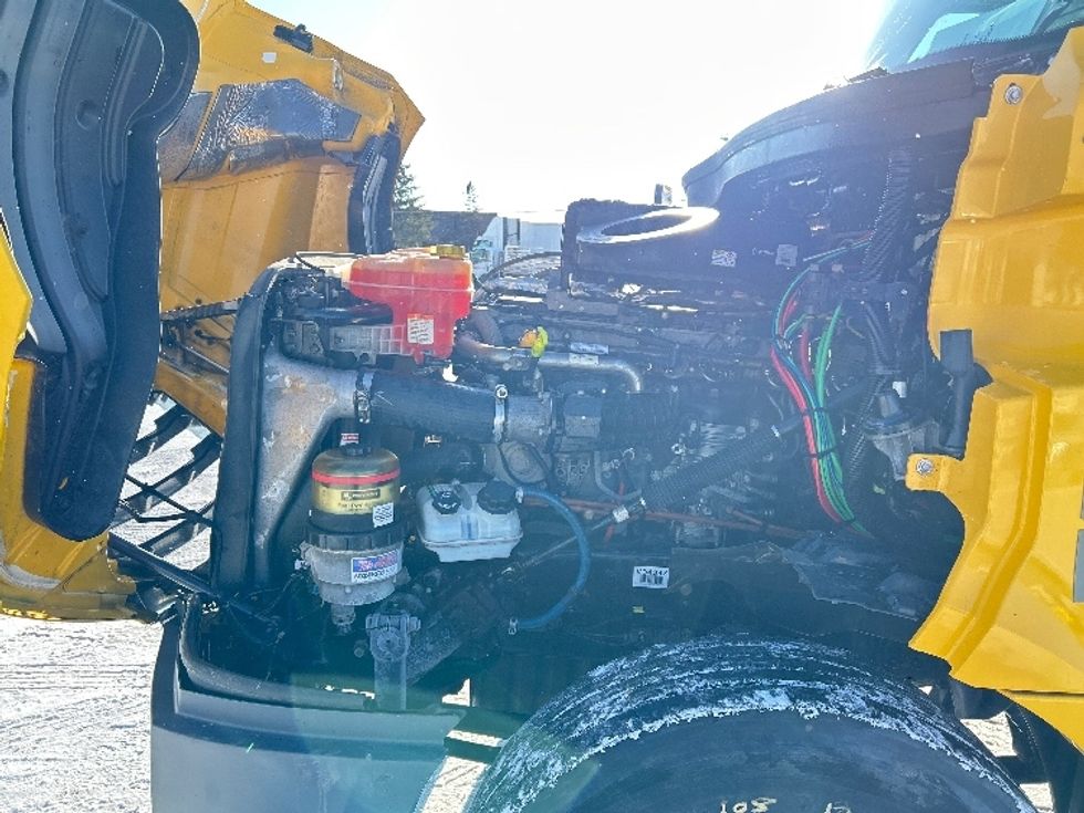 Day Cab Tractor-Heavy Duty Tractors-Freightliner-2019-T12664ST-Ottawa-ON-562,910\n\t\tkm-$ 20,000 - Image 16