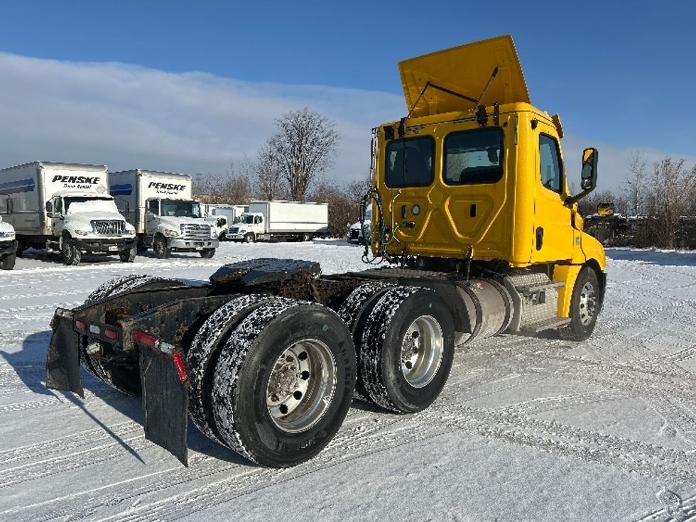 Day Cab Tractor-Heavy Duty Tractors-Freightliner-2019-T12664ST-Ottawa-ON-562,910\n\t\tkm-$ 20,000 - Image 7