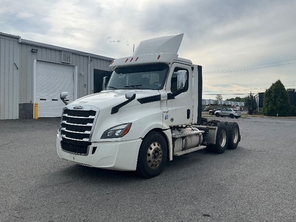 Day Cab Tractor-Heavy Duty Tractors-Freightliner-2019-T12664ST-Ottawa-ON-575,200\n\t\tkm-$ 61,250 - Image 3