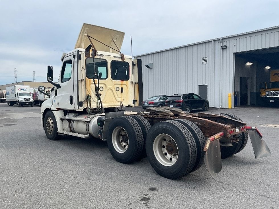 Day Cab Tractor-Heavy Duty Tractors-Freightliner-2019-T12664ST-Ottawa-ON-575,200\n\t\tkm-$ 61,250 - Image 5