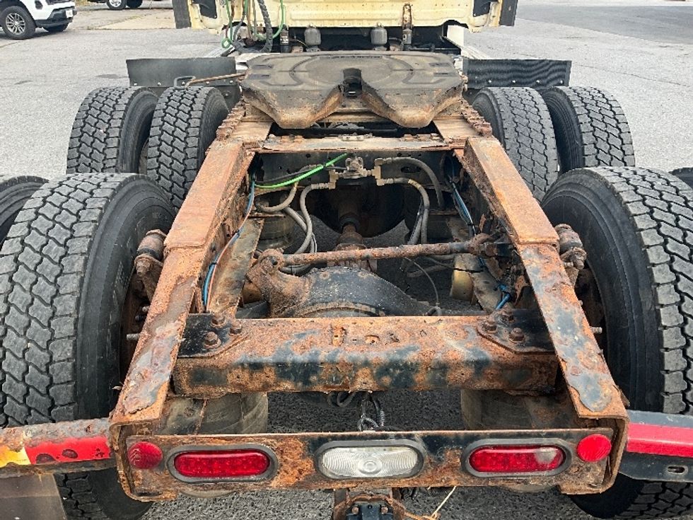 Day Cab Tractor-Heavy Duty Tractors-Freightliner-2019-T12664ST-Ottawa-ON-575,200\n\t\tkm-$ 61,250 - Image 6