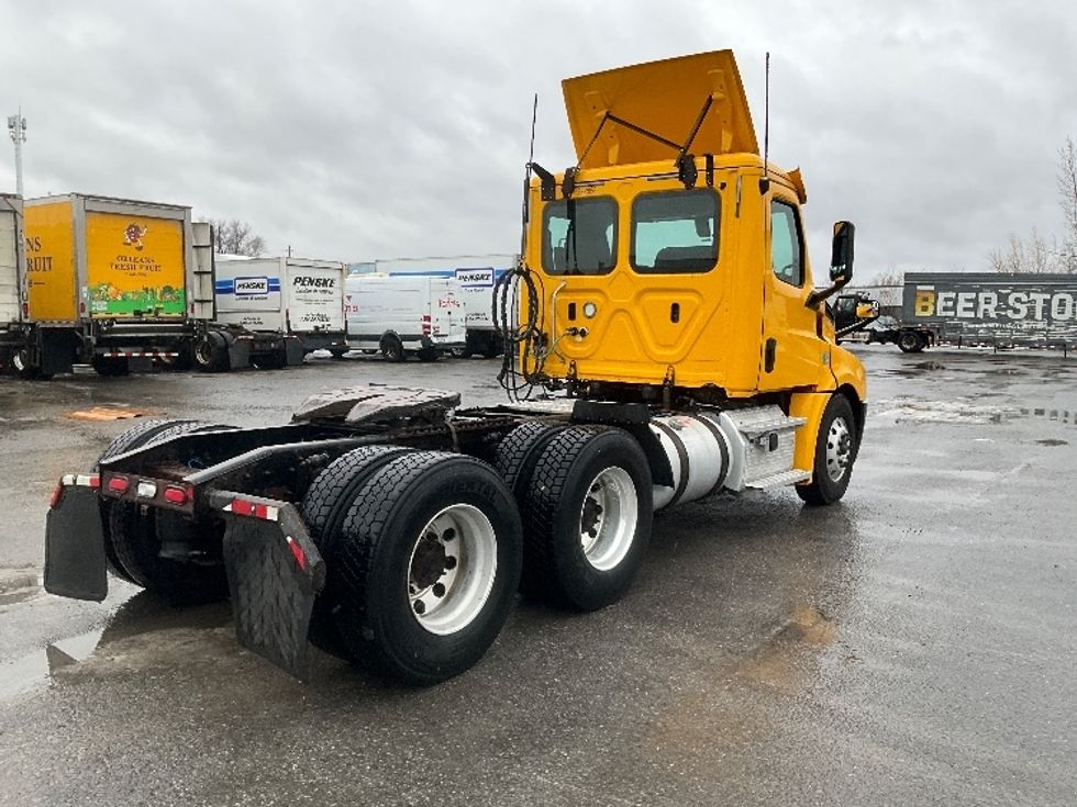Day Cab Tractor-Heavy Duty Tractors-Freightliner-2019-T12664ST-Ottawa-ON-683,947\n\t\tkm-$ 47,750 - Image 7