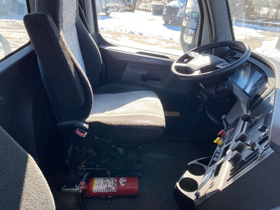 Day Cab Tractor-Heavy Duty Tractors-Freightliner-2019-T12664ST-Parkersburg-WV-400,965\n\t\tmiles-$ 51,500 - Image 14