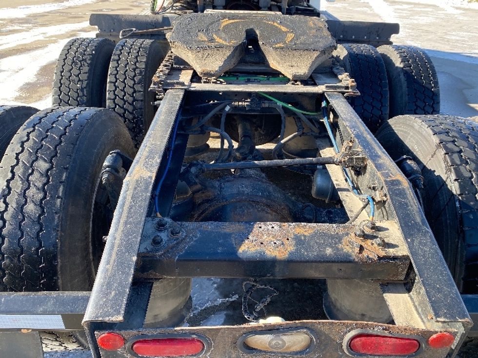 Day Cab Tractor-Heavy Duty Tractors-Freightliner-2019-T12664ST-Parkersburg-WV-400,965\n\t\tmiles-$ 51,500 - Image 6