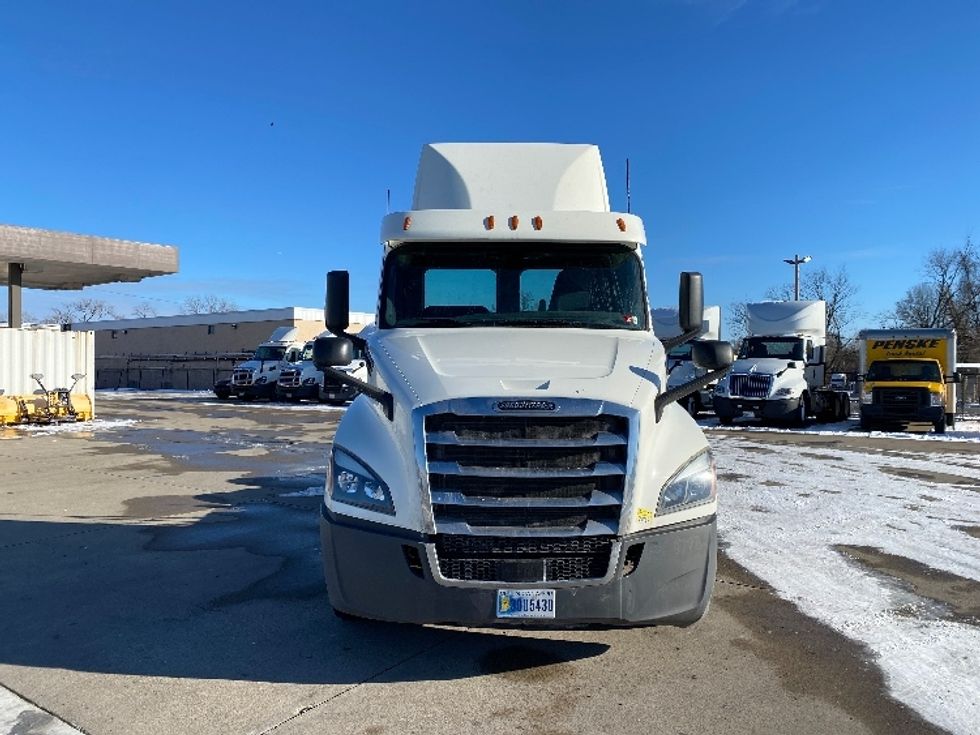 Day Cab Tractor-Heavy Duty Tractors-Freightliner-2019-T12664ST-Parkersburg-WV-456,552\n\t\tmiles-$ 48,750 - Image 2