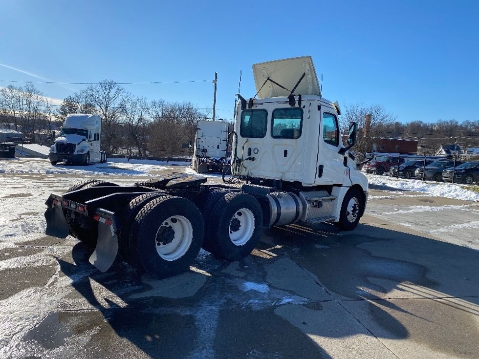 Day Cab Tractor-Heavy Duty Tractors-Freightliner-2019-T12664ST-Parkersburg-WV-456,552\n\t\tmiles-$ 48,750 - Image 7