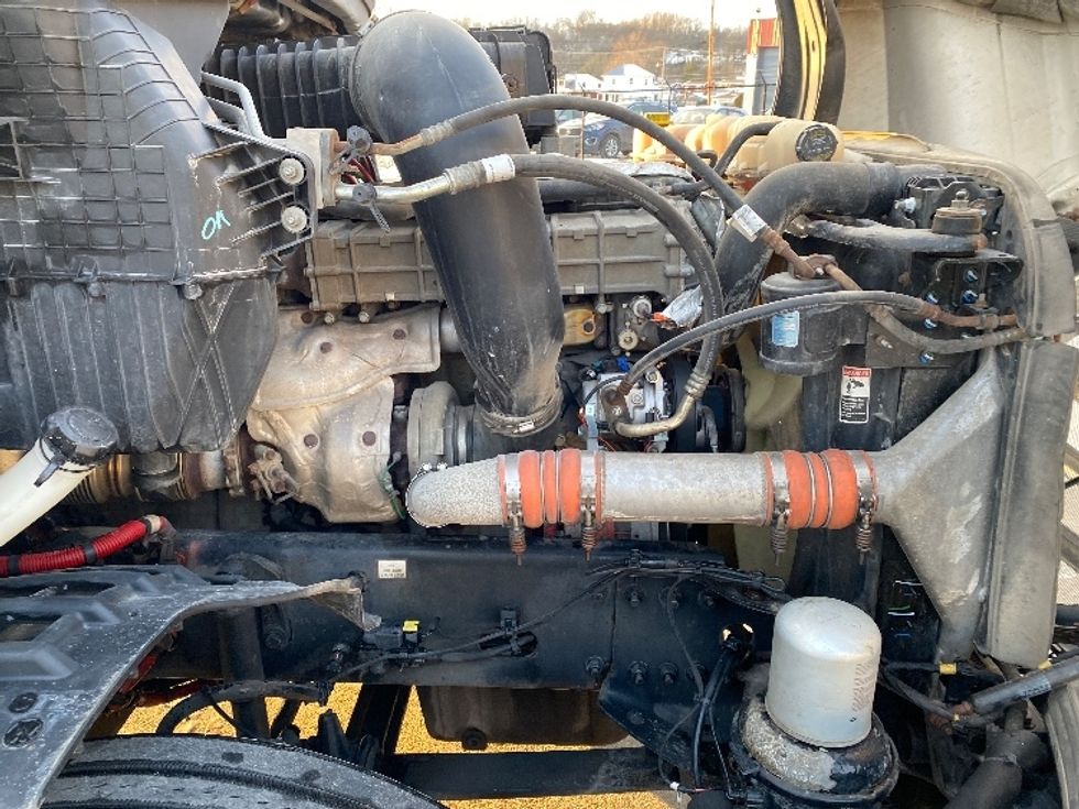 Day Cab Tractor-Heavy Duty Tractors-Freightliner-2019-T12664ST-Parkersburg-WV-534,656\n\t\tmiles-$ 41,250 - Image 15