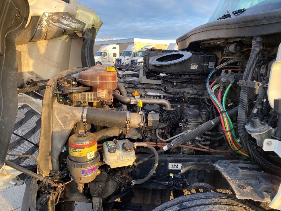 Day Cab Tractor-Heavy Duty Tractors-Freightliner-2019-T12664ST-Parkersburg-WV-534,656\n\t\tmiles-$ 41,250 - Image 16