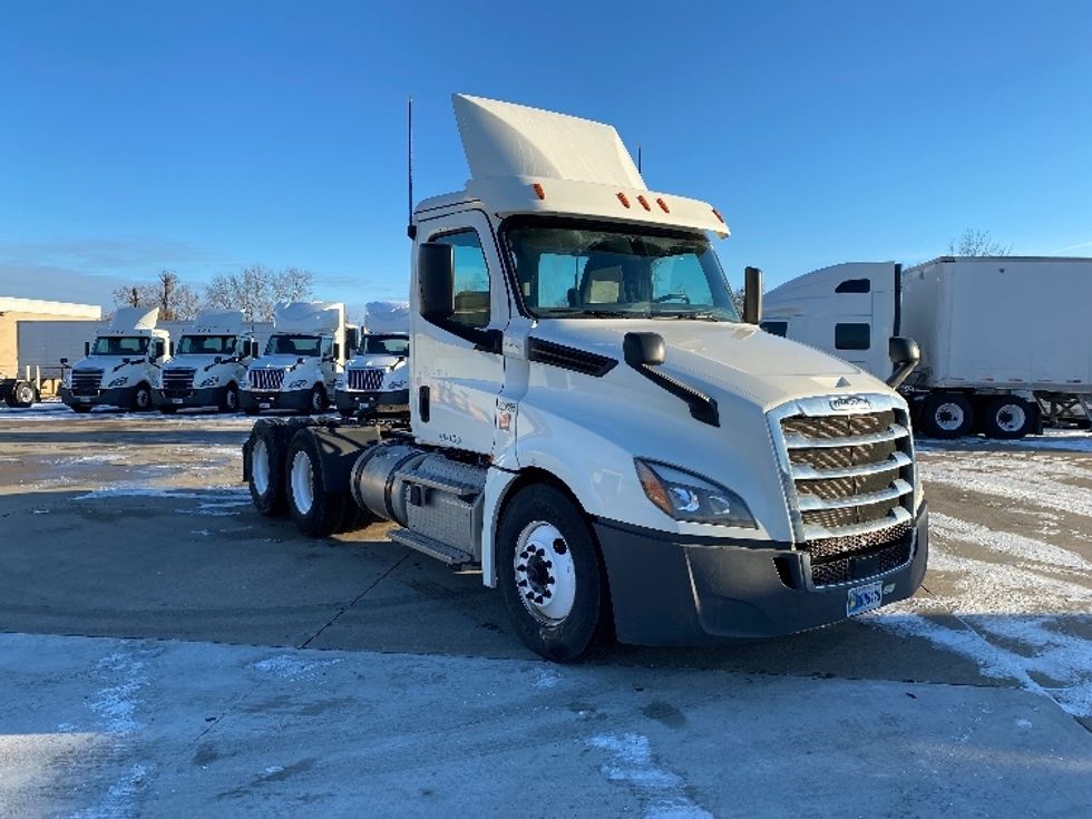 Day Cab Tractor-Heavy Duty Tractors-Freightliner-2019-T12664ST-Parkersburg-WV-540,473\n\t\tmiles-$ 40,750 - Image 1