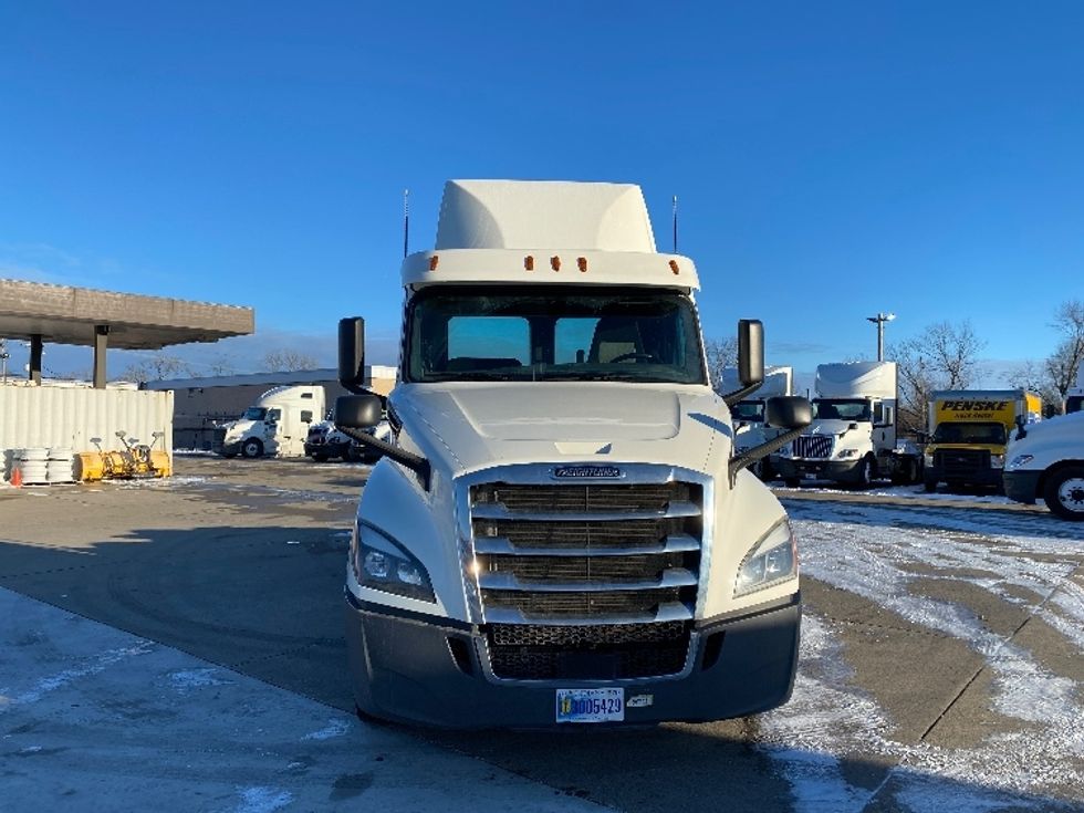 Day Cab Tractor-Heavy Duty Tractors-Freightliner-2019-T12664ST-Parkersburg-WV-540,473\n\t\tmiles-$ 40,750 - Image 2