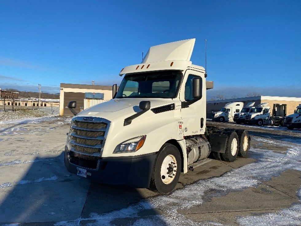 Day Cab Tractor-Heavy Duty Tractors-Freightliner-2019-T12664ST-Parkersburg-WV-540,473\n\t\tmiles-$ 40,750 - Image 3