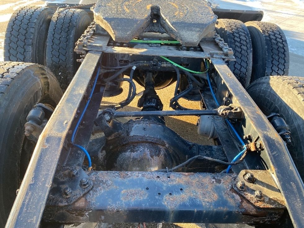 Day Cab Tractor-Heavy Duty Tractors-Freightliner-2019-T12664ST-Parkersburg-WV-540,473\n\t\tmiles-$ 40,750 - Image 6