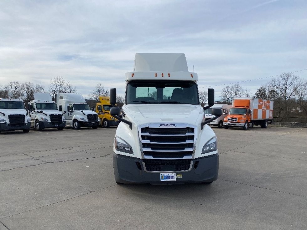 Day Cab Tractor-Heavy Duty Tractors-Freightliner-2019-T12664ST-Parkersburg-WV-546,216\n\t\tmiles-$ 40,250 - Image 2