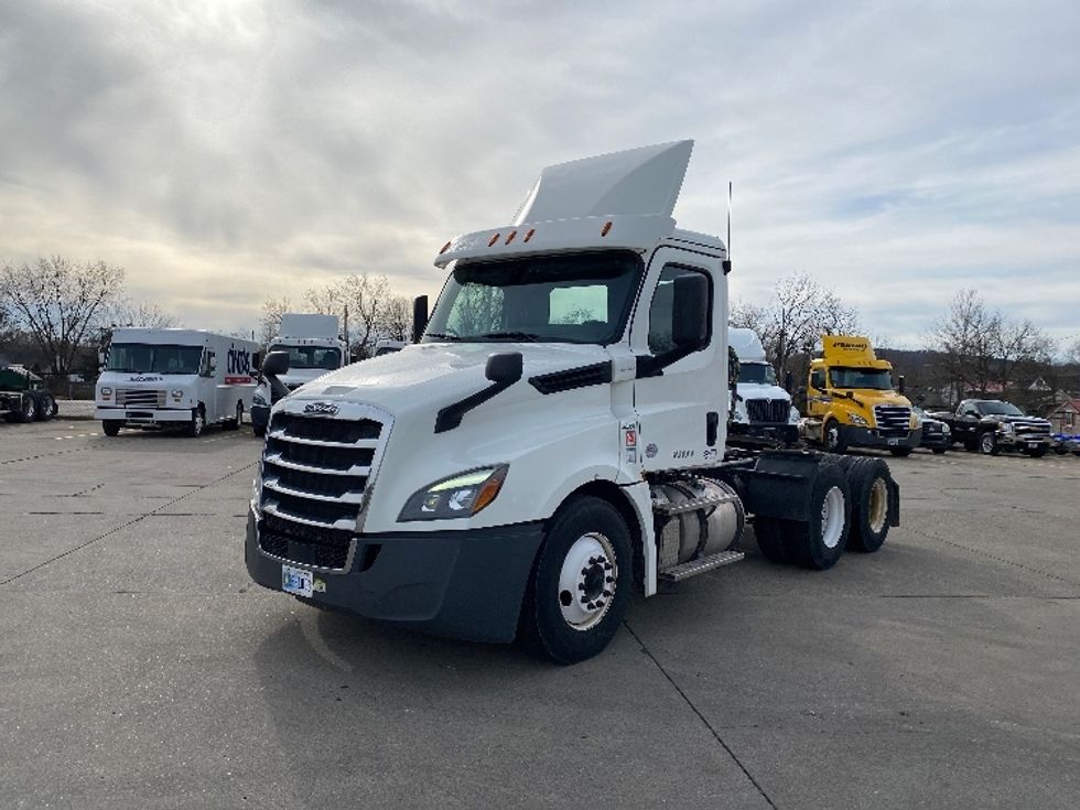 Day Cab Tractor-Heavy Duty Tractors-Freightliner-2019-T12664ST-Parkersburg-WV-546,216\n\t\tmiles-$ 40,250 - Image 3