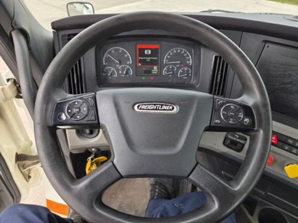 Day Cab Tractor-Heavy Duty Tractors-Freightliner-2019-T12664ST-Parkersburg-WV-546,218\n\t\tmiles-$ 37,500 - Image 11