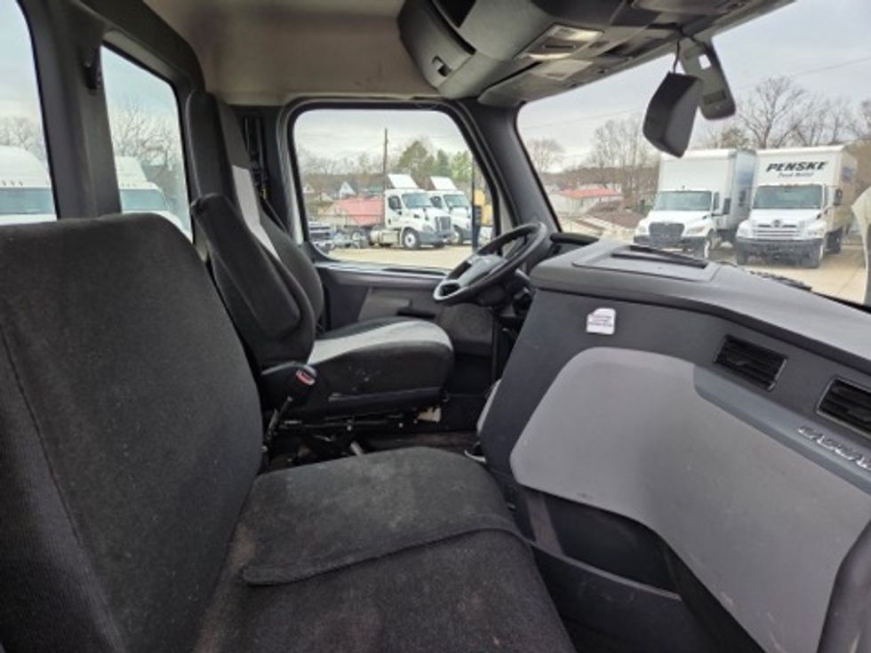 Day Cab Tractor-Heavy Duty Tractors-Freightliner-2019-T12664ST-Parkersburg-WV-546,218\n\t\tmiles-$ 37,500 - Image 14