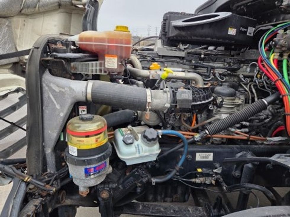 Day Cab Tractor-Heavy Duty Tractors-Freightliner-2019-T12664ST-Parkersburg-WV-546,218\n\t\tmiles-$ 37,500 - Image 16