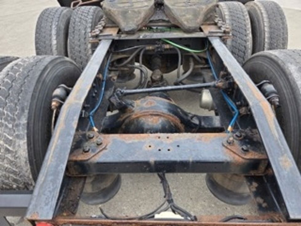 Day Cab Tractor-Heavy Duty Tractors-Freightliner-2019-T12664ST-Parkersburg-WV-546,218\n\t\tmiles-$ 37,500 - Image 6