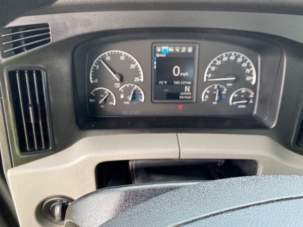 Day Cab Tractor-Heavy Duty Tractors-Freightliner-2019-T12664ST-Parkersburg-WV-585,124\n\t\tmiles-$ 36,500 - Image 11