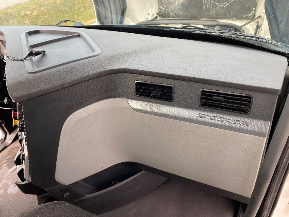 Day Cab Tractor-Heavy Duty Tractors-Freightliner-2019-T12664ST-Parkersburg-WV-585,124\n\t\tmiles-$ 36,500 - Image 13