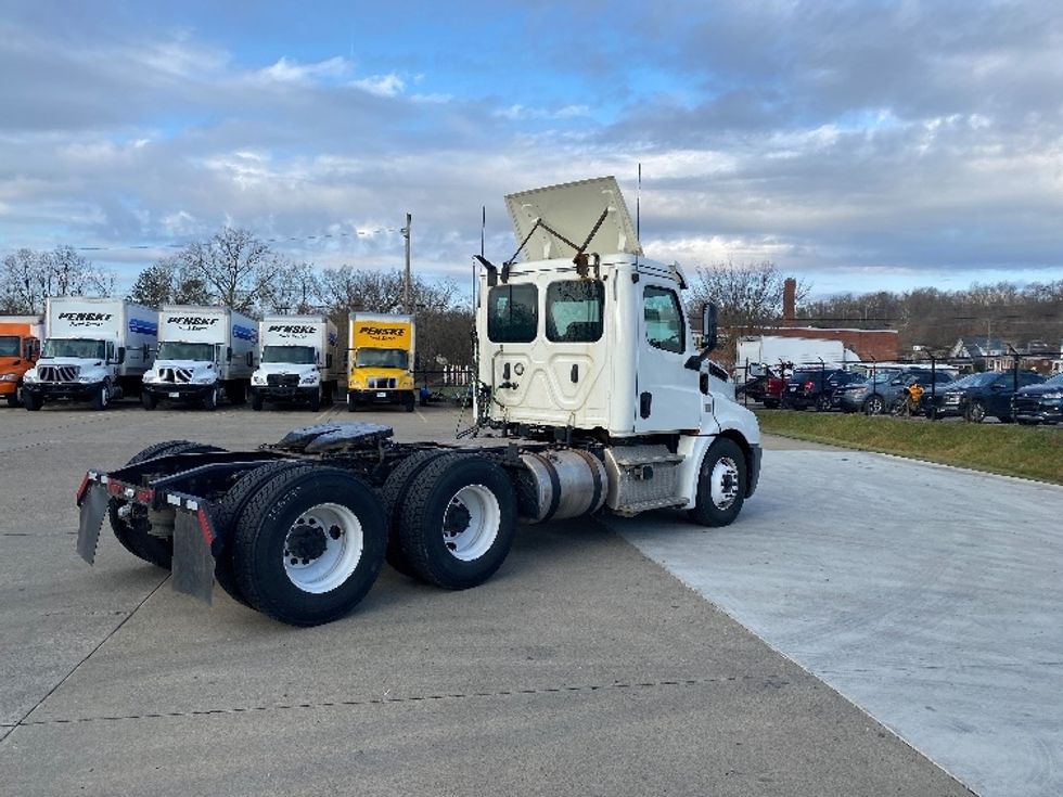 Day Cab Tractor-Heavy Duty Tractors-Freightliner-2019-T12664ST-Parkersburg-WV-605,167\n\t\tmiles-$ 34,750 - Image 7