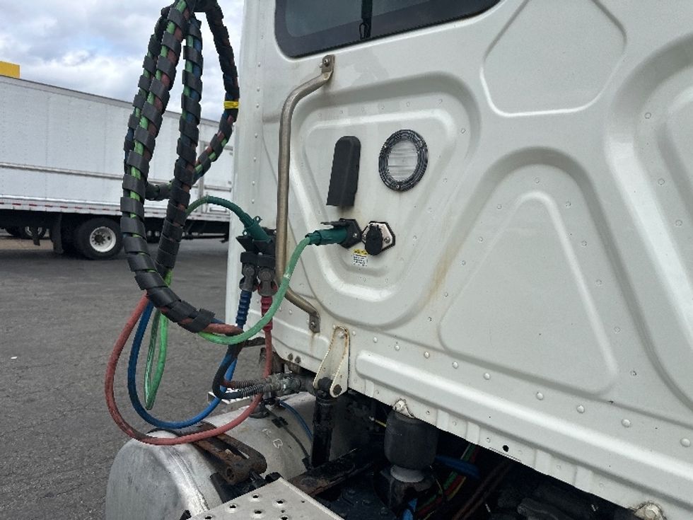 Day Cab Tractor-Heavy Duty Tractors-Freightliner-2019-T12664ST-Parsippany-NJ-225,185\n\t\tmiles-$ 53,000 - Image 18