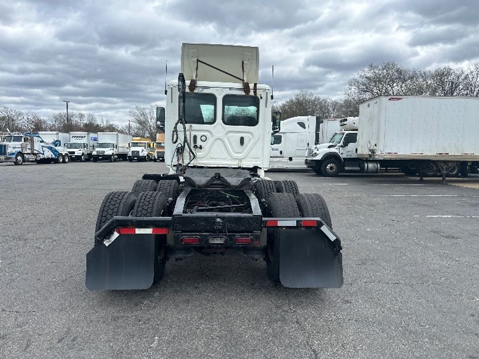 Day Cab Tractor-Heavy Duty Tractors-Freightliner-2019-T12664ST-Parsippany-NJ-225,185\n\t\tmiles-$ 53,000 - Image 6