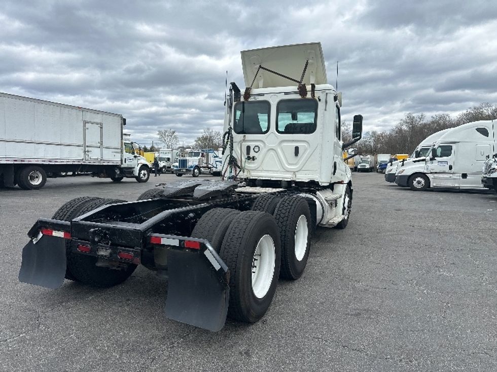 Day Cab Tractor-Heavy Duty Tractors-Freightliner-2019-T12664ST-Parsippany-NJ-225,185\n\t\tmiles-$ 53,000 - Image 7