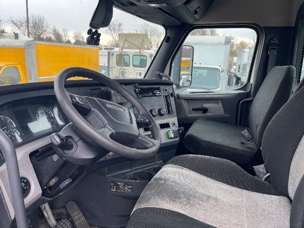 Day Cab Tractor-Heavy Duty Tractors-Freightliner-2019-T12664ST-Parsippany-NJ-344,537\n\t\tmiles-$ 55,250 - Image 10