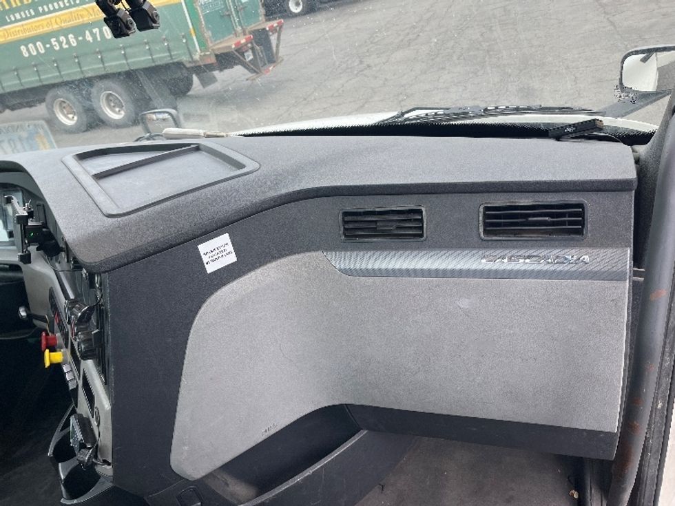 Day Cab Tractor-Heavy Duty Tractors-Freightliner-2019-T12664ST-Parsippany-NJ-344,537\n\t\tmiles-$ 55,250 - Image 13