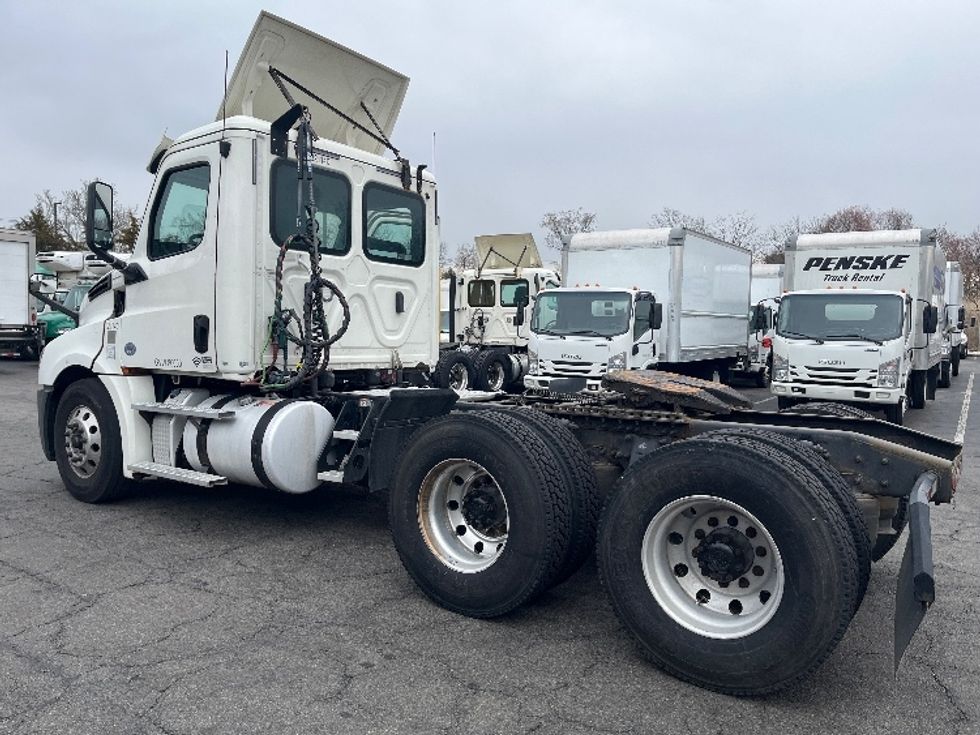Day Cab Tractor-Heavy Duty Tractors-Freightliner-2019-T12664ST-Parsippany-NJ-344,537\n\t\tmiles-$ 55,250 - Image 17