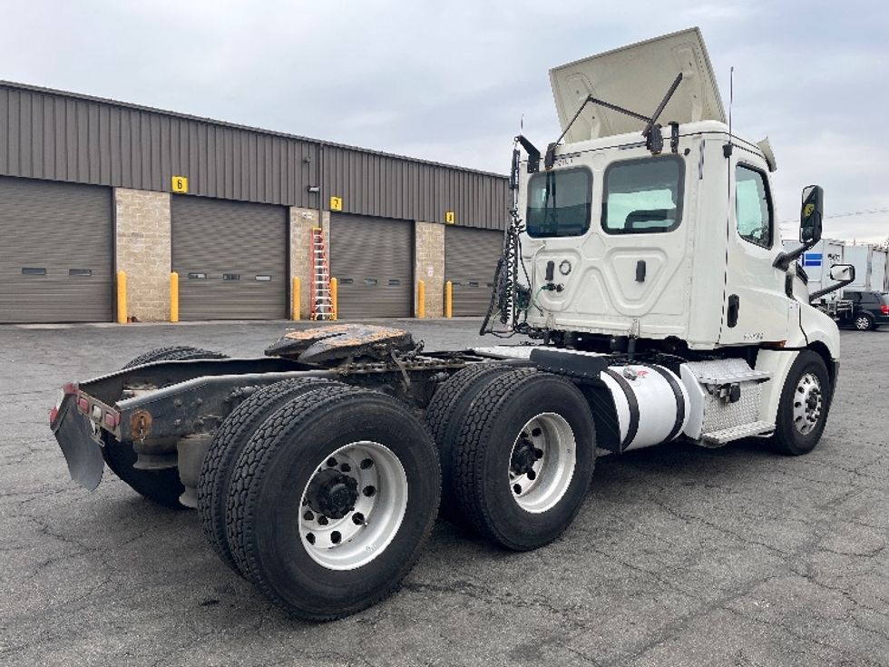 Day Cab Tractor-Heavy Duty Tractors-Freightliner-2019-T12664ST-Parsippany-NJ-344,537\n\t\tmiles-$ 55,250 - Image 7
