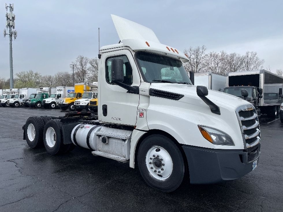 Day Cab Tractor-Heavy Duty Tractors-Freightliner-2019-T12664ST-Parsippany-NJ-345,425\n\t\tmiles-$ 53,750 - Image 1