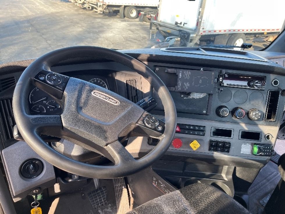 Day Cab Tractor-Heavy Duty Tractors-Freightliner-2019-T12664ST-Parsippany-NJ-345,425\n\t\tmiles-$ 53,750 - Image 11