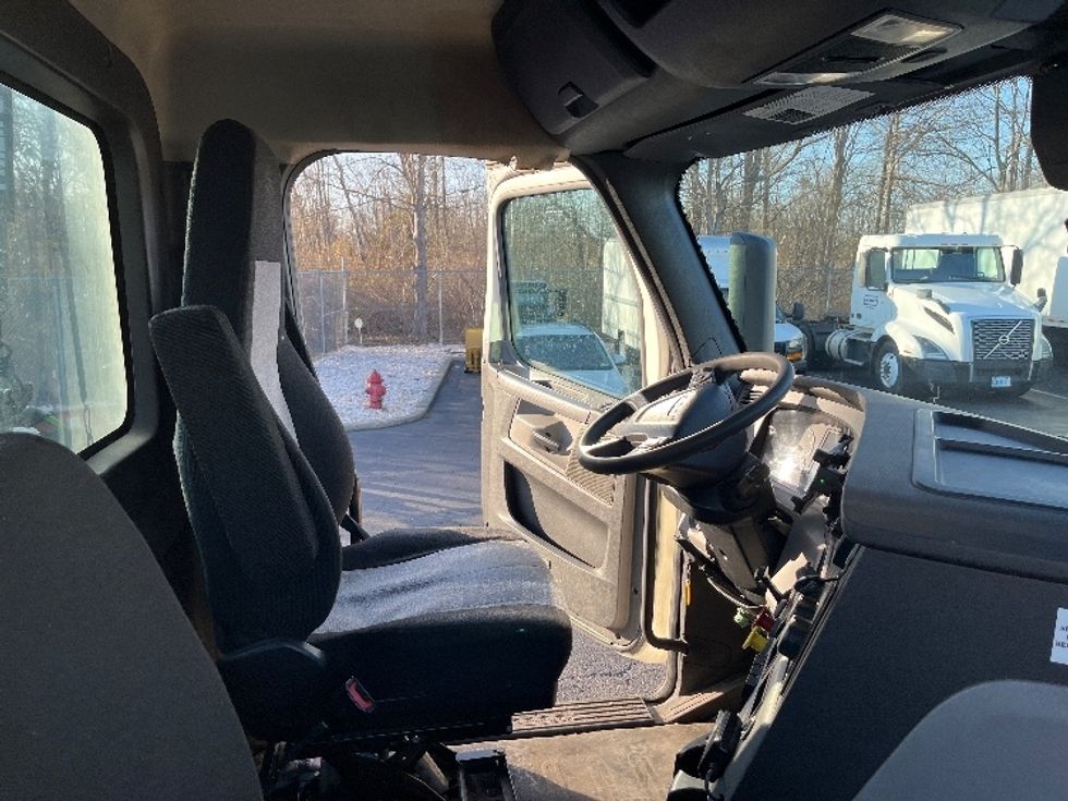 Day Cab Tractor-Heavy Duty Tractors-Freightliner-2019-T12664ST-Parsippany-NJ-345,425\n\t\tmiles-$ 53,750 - Image 14