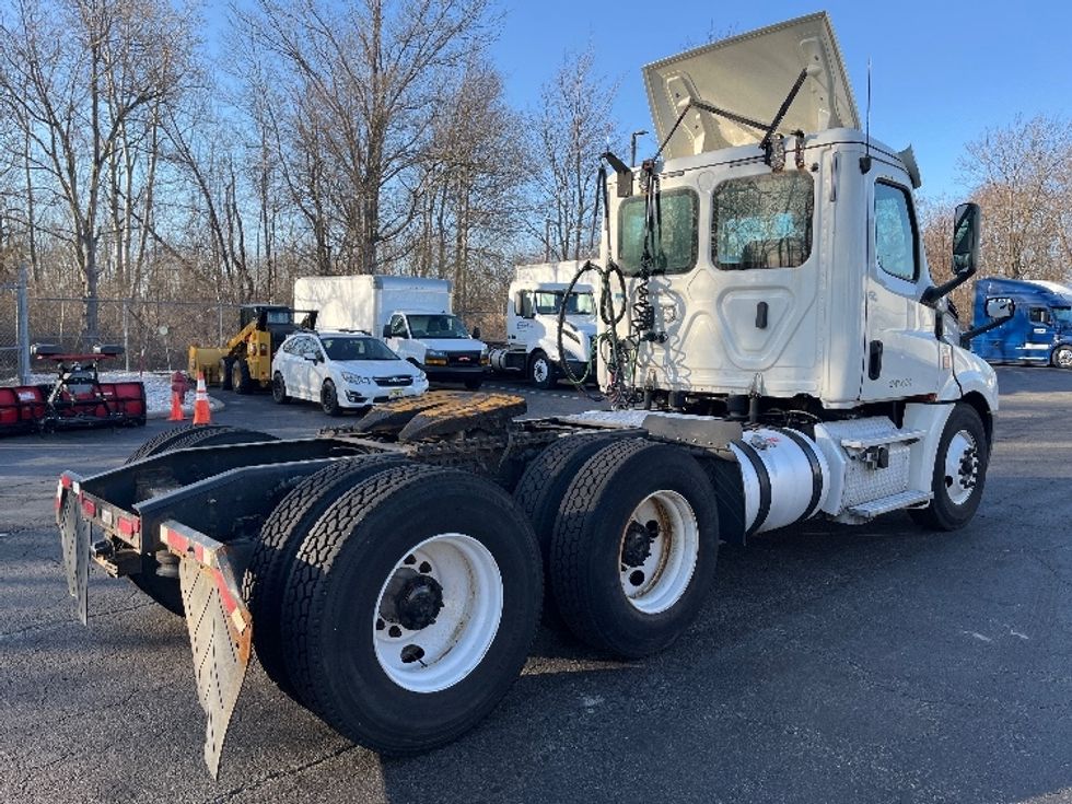 Day Cab Tractor-Heavy Duty Tractors-Freightliner-2019-T12664ST-Parsippany-NJ-345,425\n\t\tmiles-$ 53,750 - Image 18