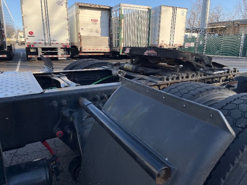 Day Cab Tractor-Heavy Duty Tractors-Freightliner-2019-T12664ST-Parsippany-NJ-345,425\n\t\tmiles-$ 53,750 - Image 19