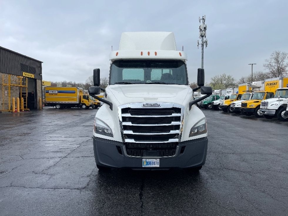 Day Cab Tractor-Heavy Duty Tractors-Freightliner-2019-T12664ST-Parsippany-NJ-345,425\n\t\tmiles-$ 53,750 - Image 2