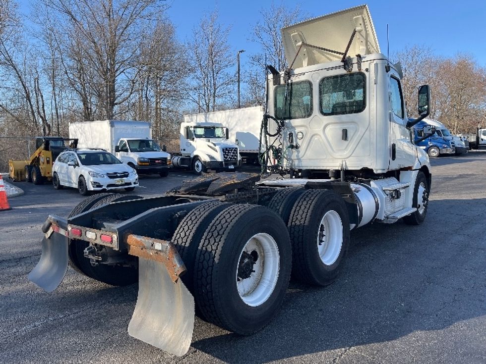 Day Cab Tractor-Heavy Duty Tractors-Freightliner-2019-T12664ST-Parsippany-NJ-351,492\n\t\tmiles-$ 53,500 - Image 18