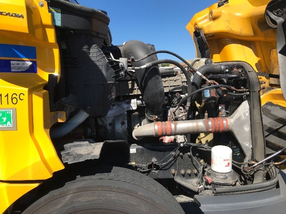 Day Cab Tractor-Heavy Duty Tractors-Freightliner-2019-T12664ST-Parsippany-NJ-399,474\n\t\tmiles-$ 51,000 - Image 15