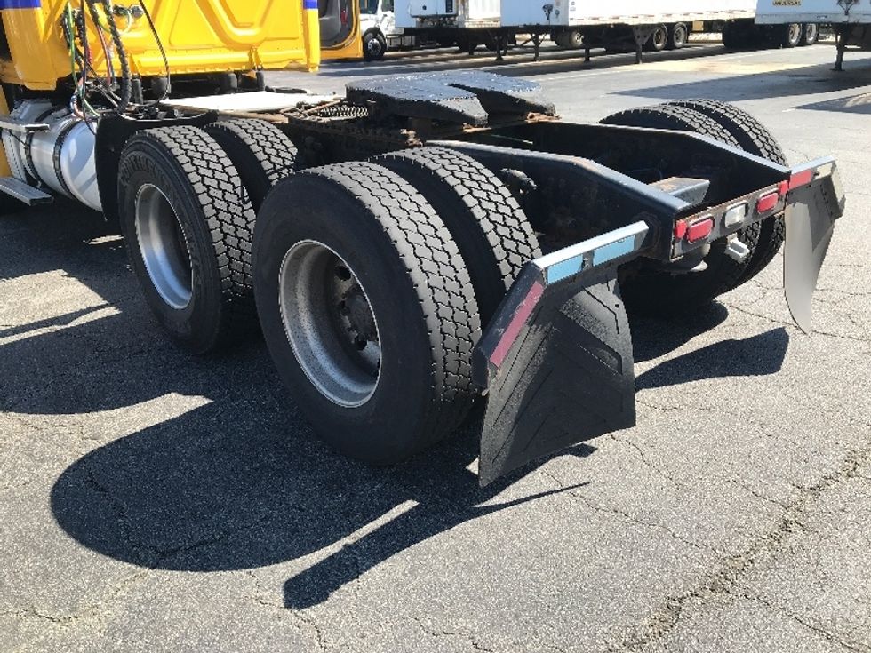 Day Cab Tractor-Heavy Duty Tractors-Freightliner-2019-T12664ST-Parsippany-NJ-399,474\n\t\tmiles-$ 51,000 - Image 17
