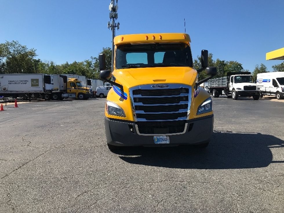 Day Cab Tractor-Heavy Duty Tractors-Freightliner-2019-T12664ST-Parsippany-NJ-399,474\n\t\tmiles-$ 51,000 - Image 2